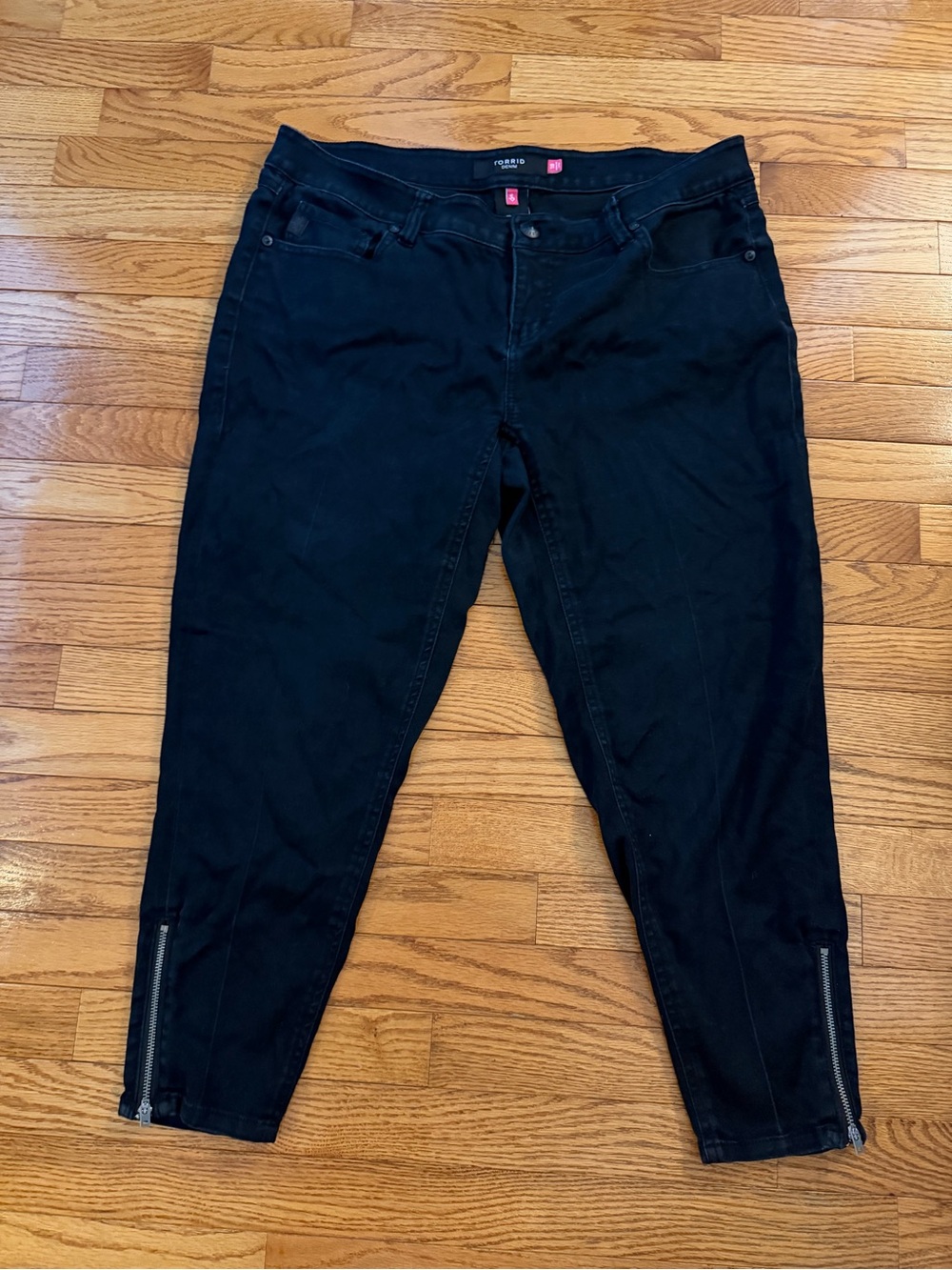 torrid Black Ankle Zip Cropped Jeans